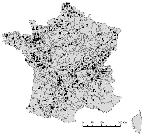 Location of the 327 feed factories that produce compound feed for cattle and location and size of the 943 delivery areas. Unshaded delivery areas were excluded from analysis because they did not contain cattle.